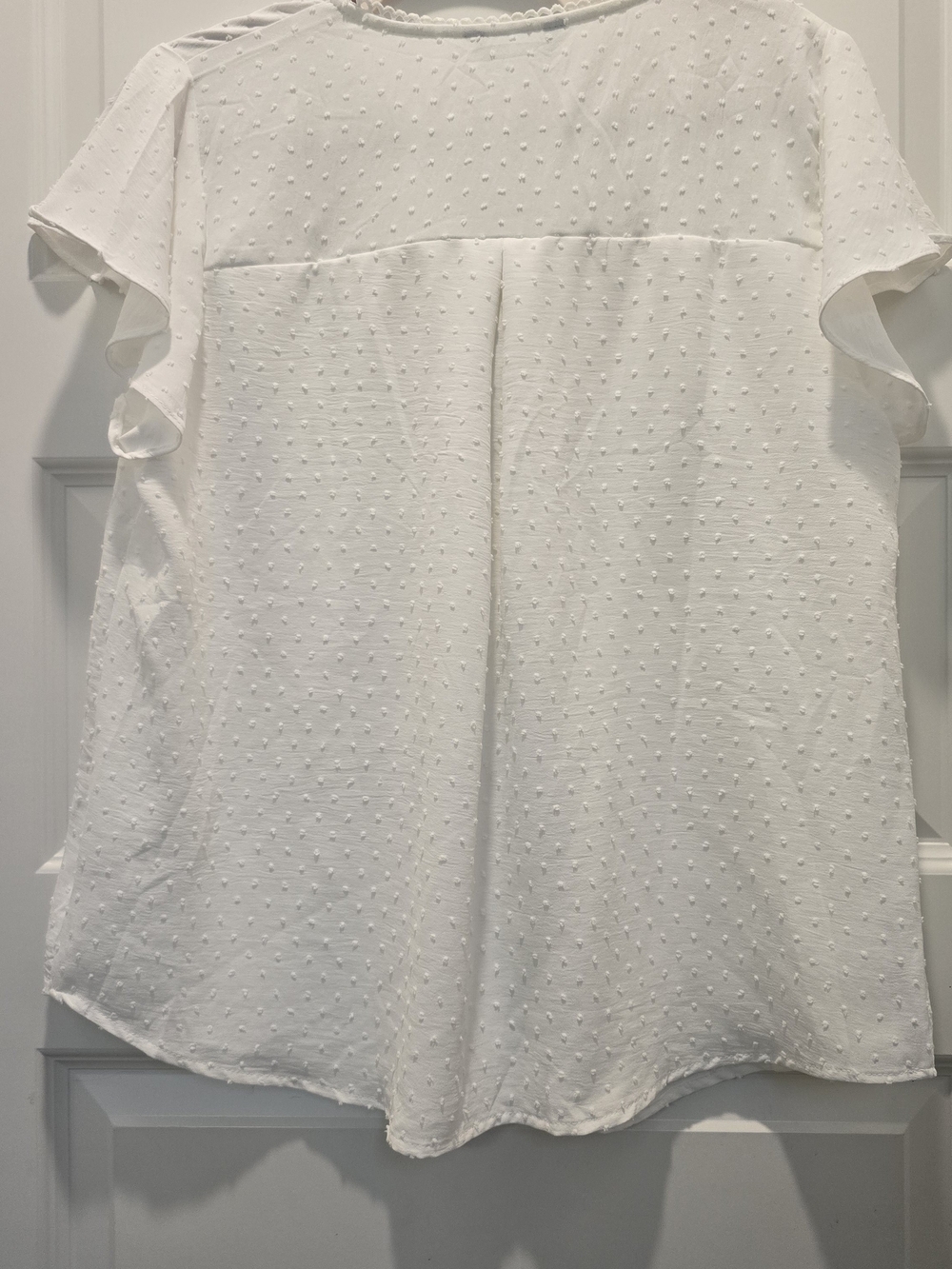 Women's White Textured Dot Split V-Neck Blouse - Picture 7 of 7
